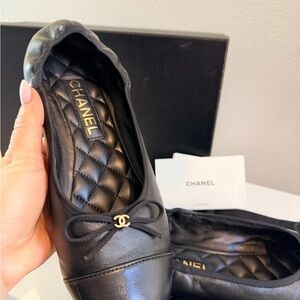 Chanel Black lambskin Leather Ballet Flats
